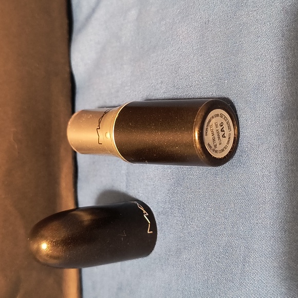 MAC Runway Hit Retro Matte AA6 - Best Seller - Picture 4 of 6